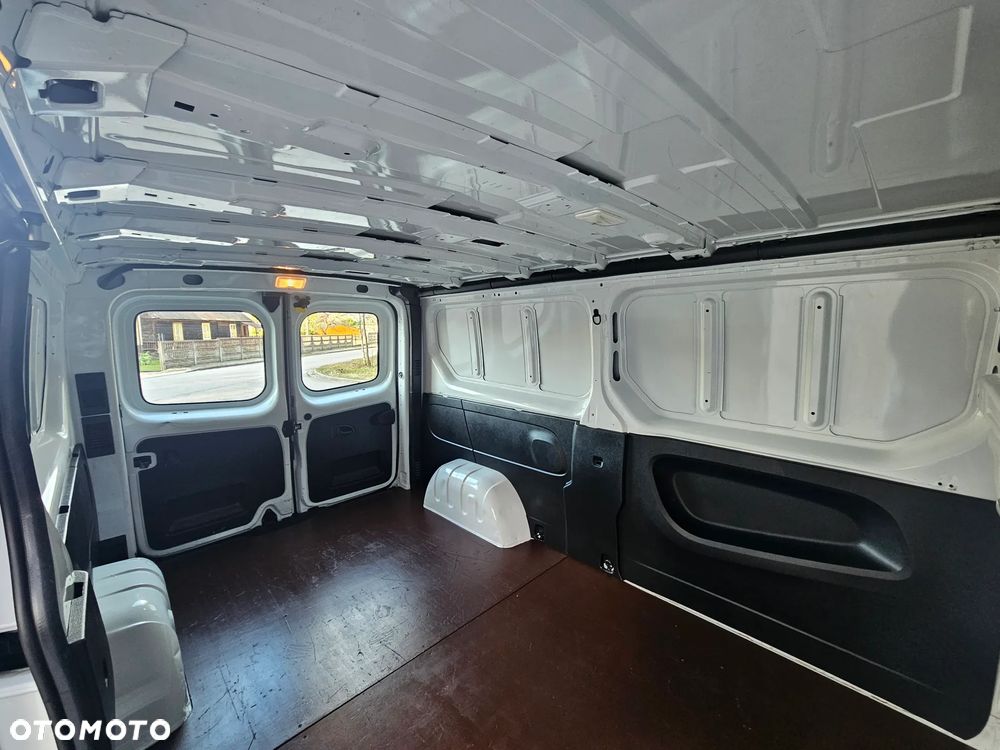 Opel Vivaro - 12