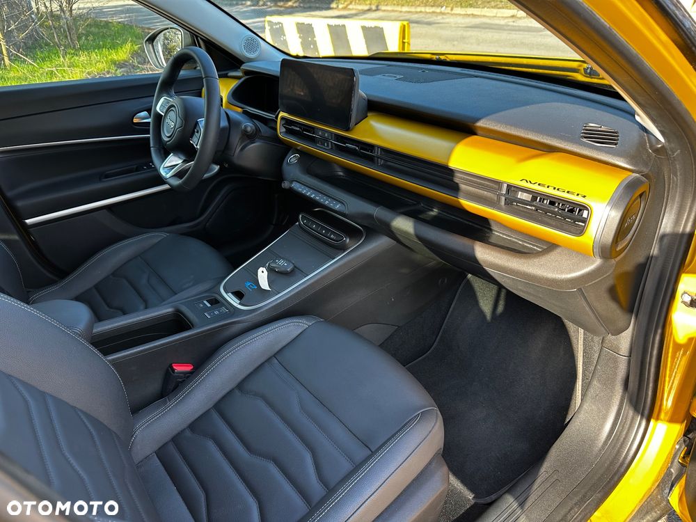 Jeep Avenger Summit+ - 18