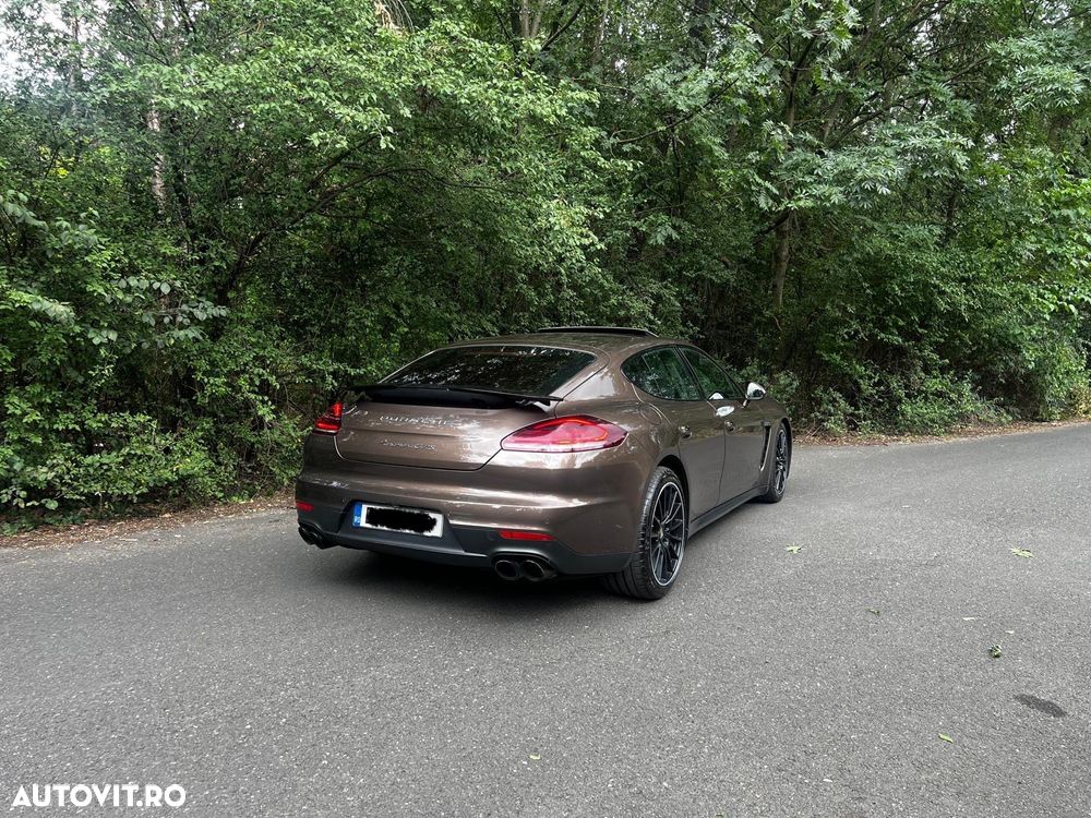 Porsche Panamera 4.8 PDK GTS - 9