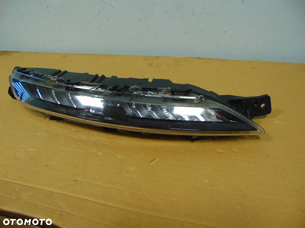 LED DRL PRAWY GÓRNY CITROEN C4 PICASSO II LIFT 9822653180 - 3