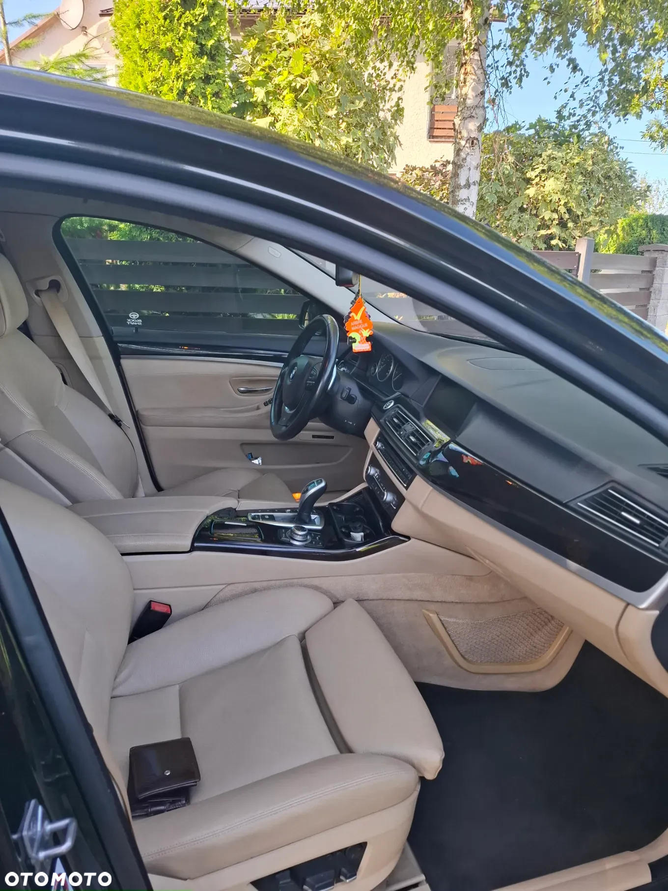 BMW Seria 5 550i - 7