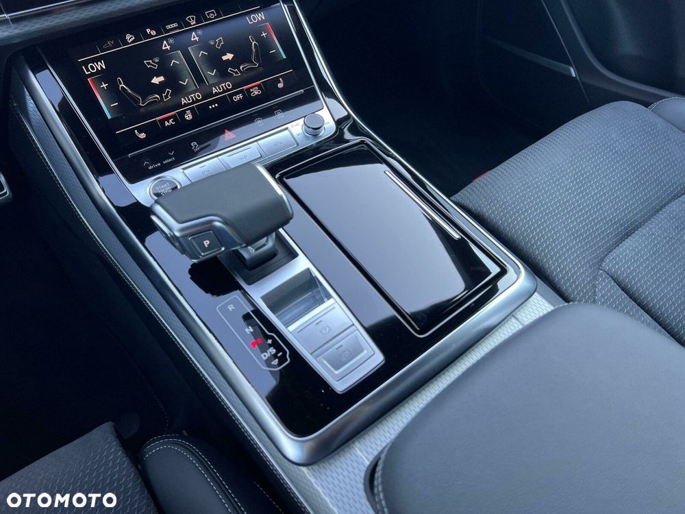 Audi Q8 TFSI e PHEV 360 kW Quattro Tiptronic - 16