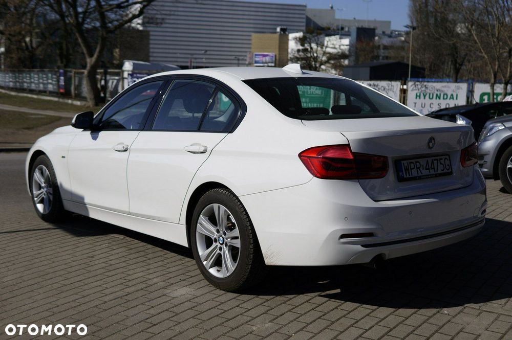 BMW Seria 3 318i Sport Line - 8