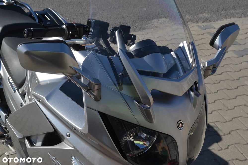 Yamaha FJR - 12