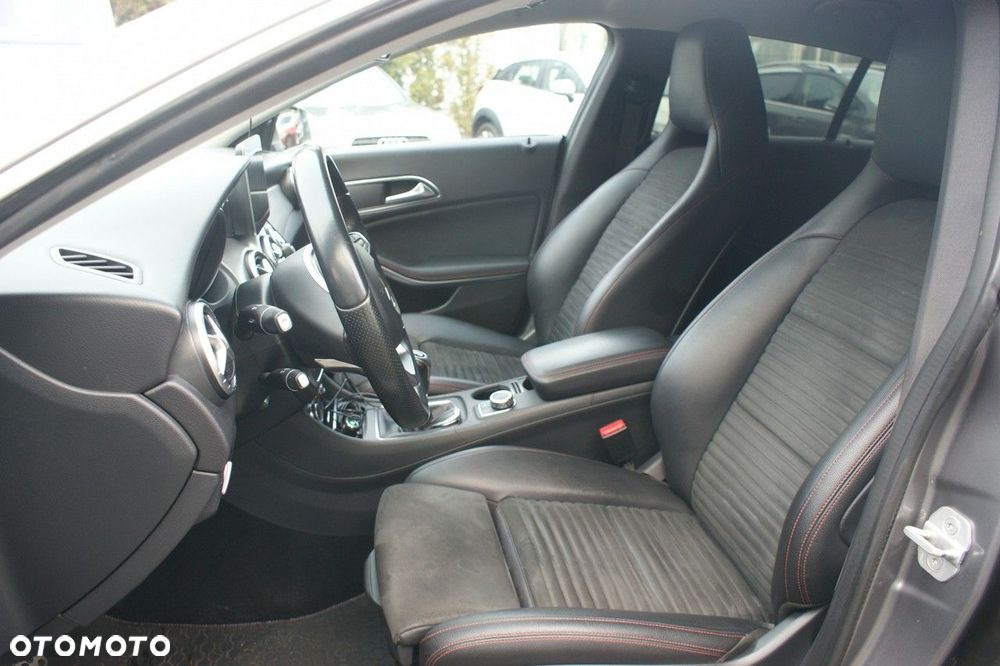 Mercedes-Benz CLA - 12