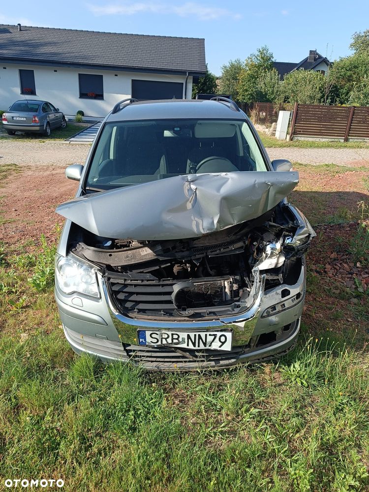 Volkswagen Touran 2.0 TDI DPF DSG Trendline - 6
