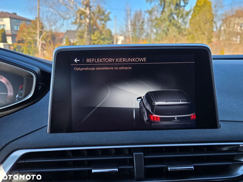 Peugeot 3008 1.2 PureTech Allure S&S - 28