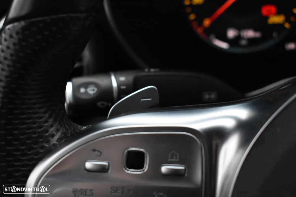 Mercedes-Benz GLC 300 e Coupe 4Matic 9G-TRONIC AMG Line - 35