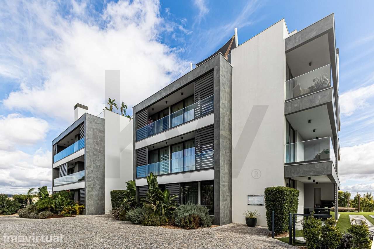 T3 Duplex de alta gama seminovo com vista mar em Albufeira - Grande imagem: 2/40