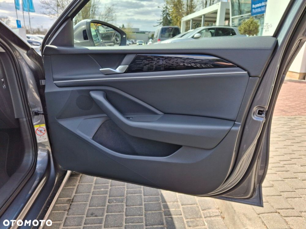 Volkswagen Passat - 20