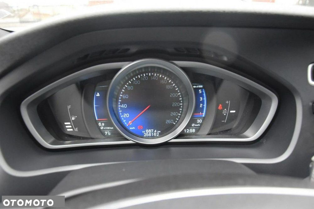 Volvo V40 D4 Drive-E R-Design Kinetic - 29