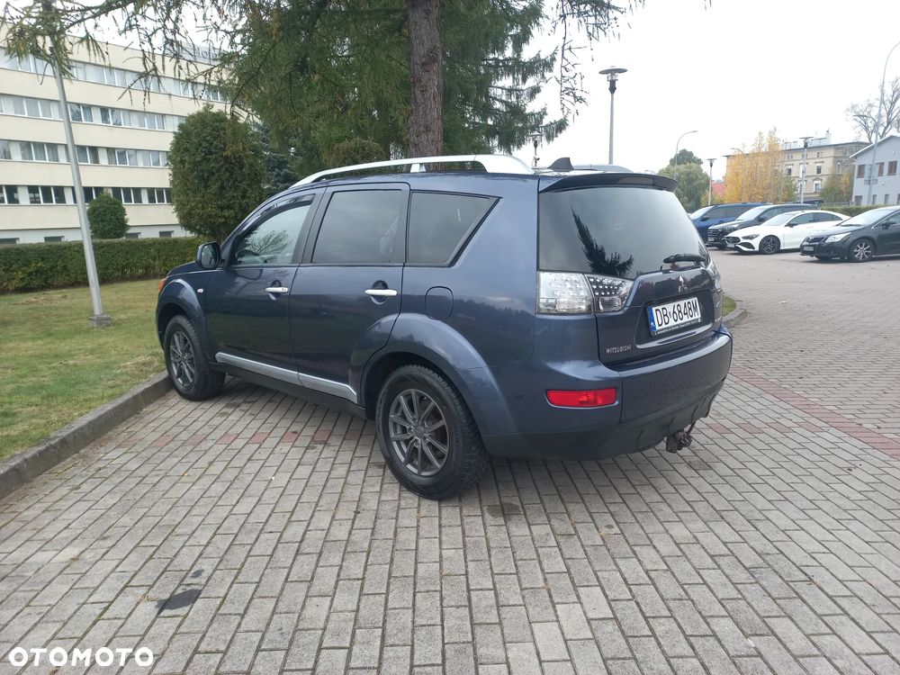 Mitsubishi Outlander - 14