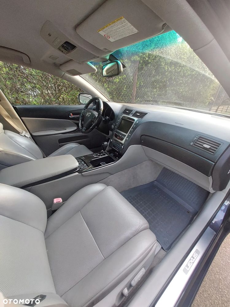 Lexus GS - 16
