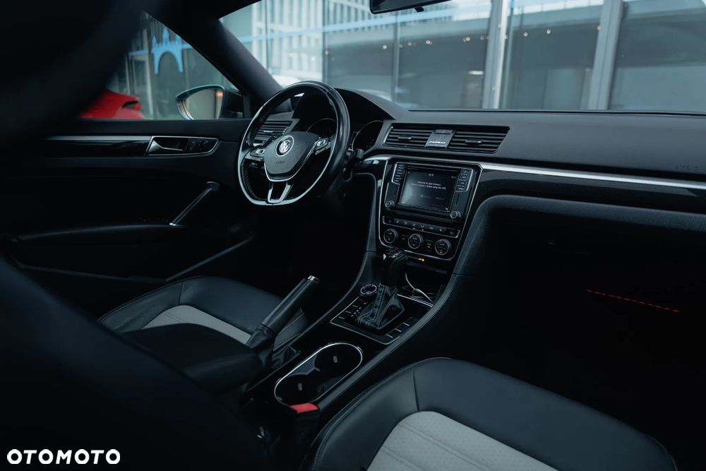 Volkswagen Passat - 38