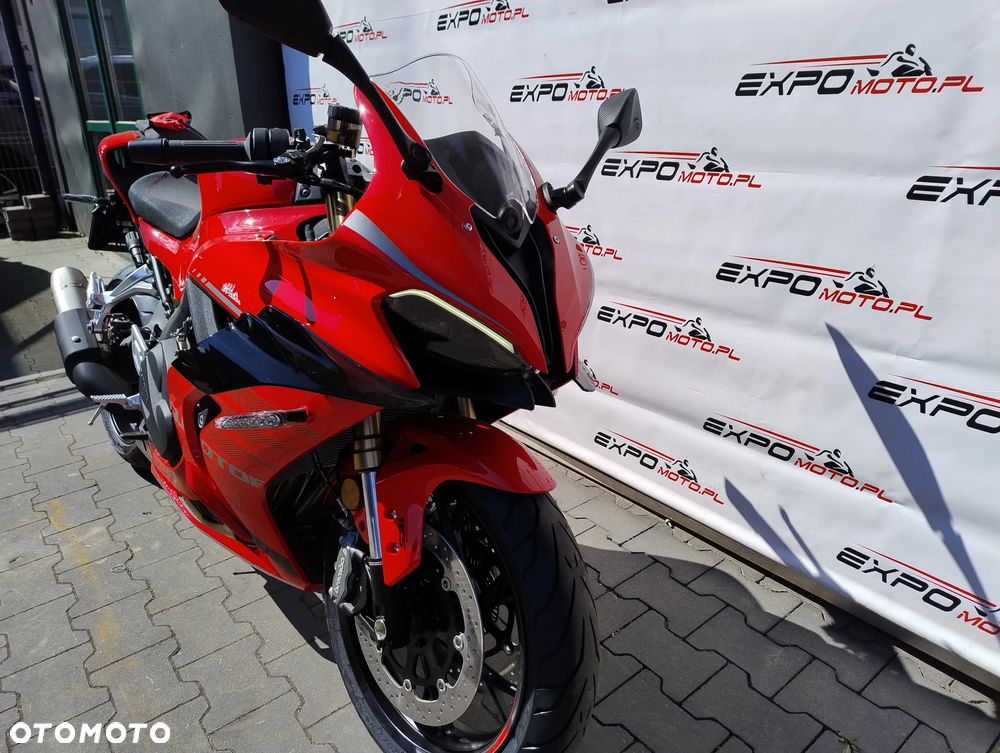 QJMOTOR SRK 800RR - 5