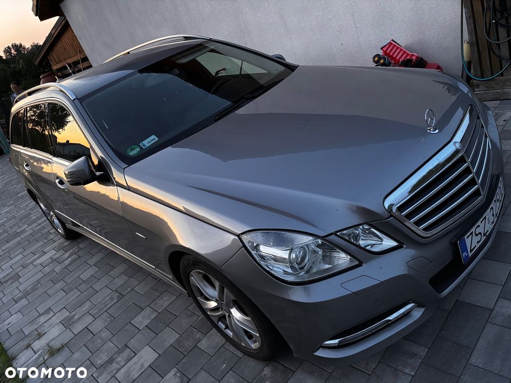 Mercedes-Benz Klasa E 220 CDI DPF BlueEFFICIENCY Automatik Avantgarde - 27