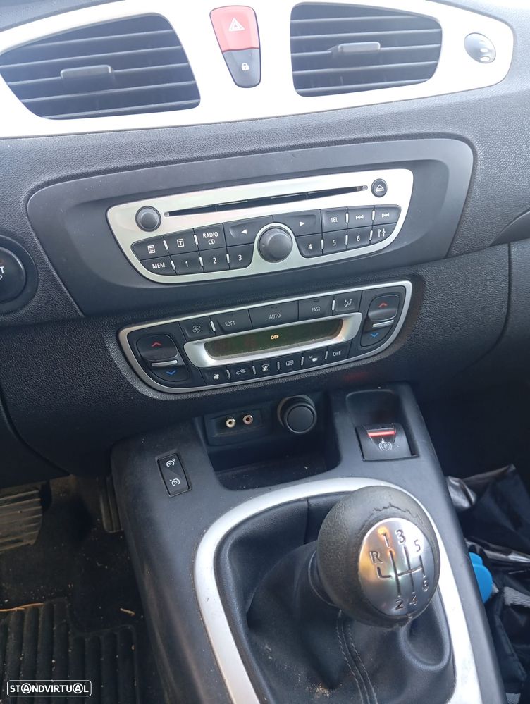 Renault Scénic 1.5 dCi Dynamique S - 13
