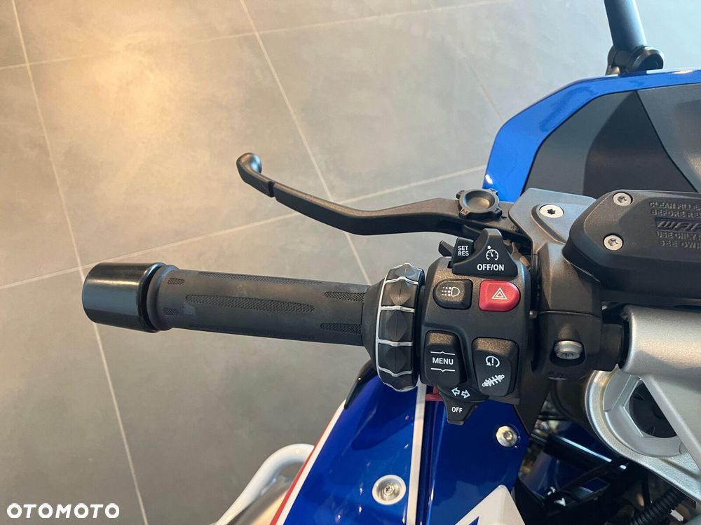 BMW R - 19
