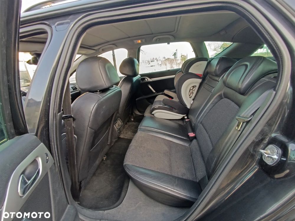 Peugeot 407 - 12