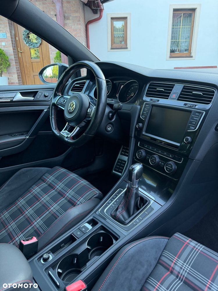 Volkswagen Golf 2.0 TSI BMT GTI DSG - 32