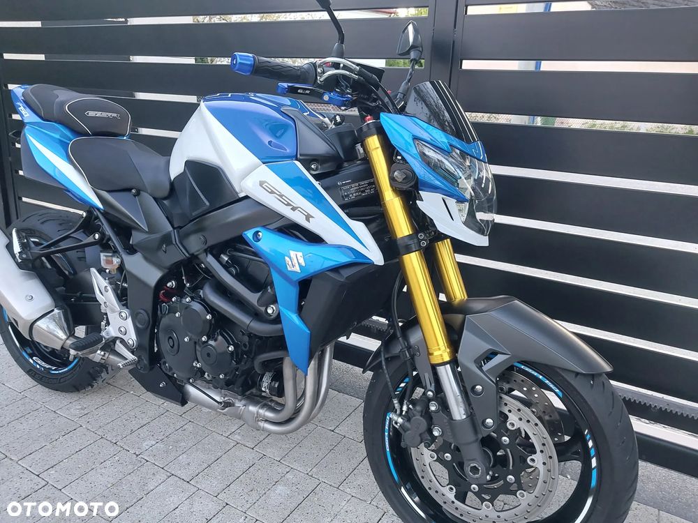Suzuki GSR - 10