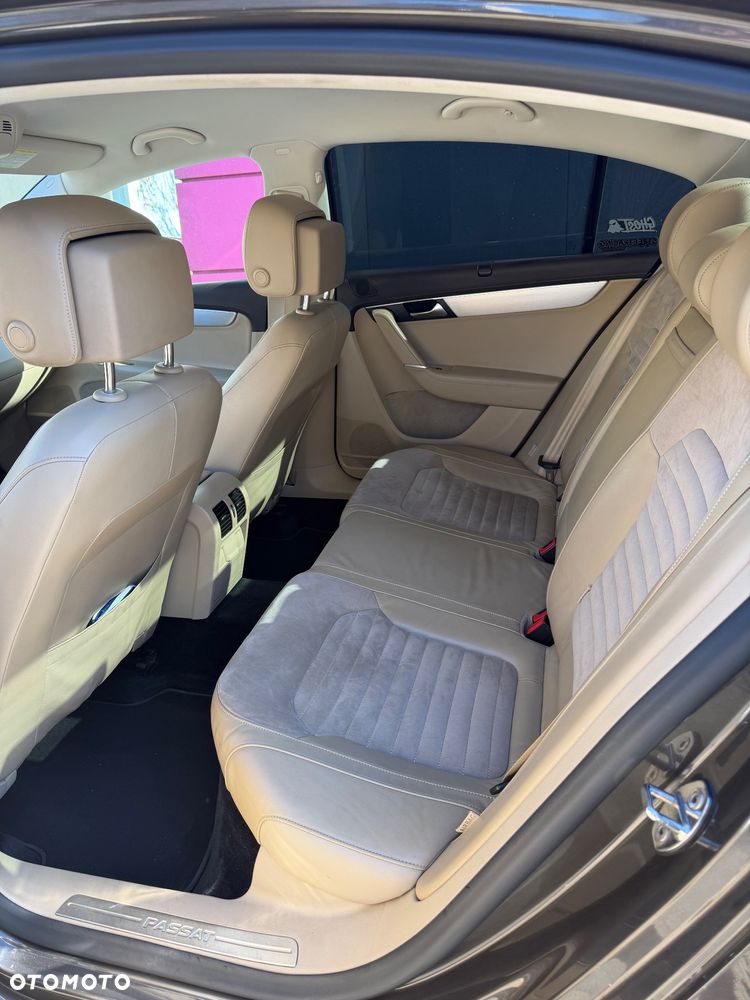 Volkswagen Passat 2.0 TSI Highline DSG - 12