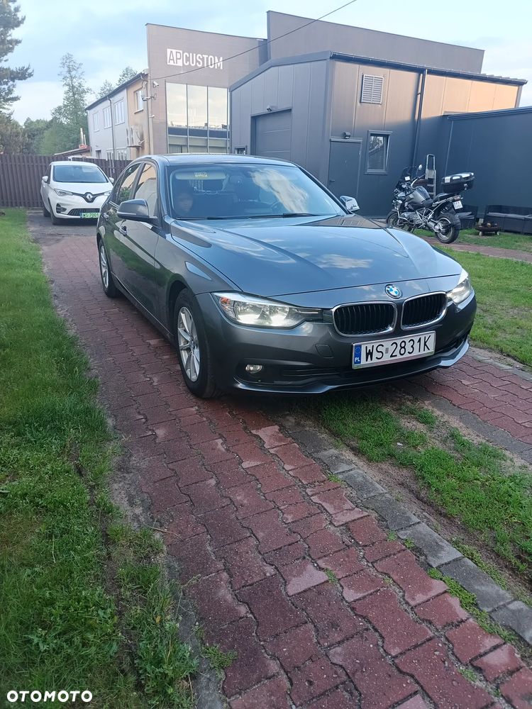 BMW Seria 3 318d - 37