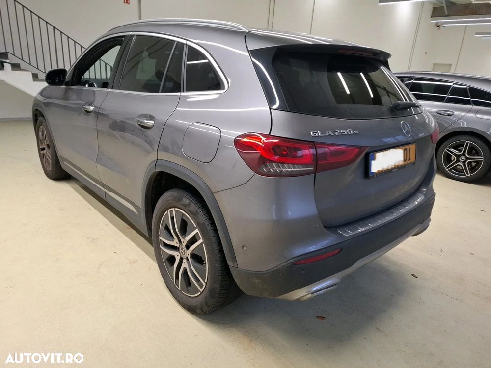 Mercedes-Benz GLA 250 e 8G-DCT Style - 3