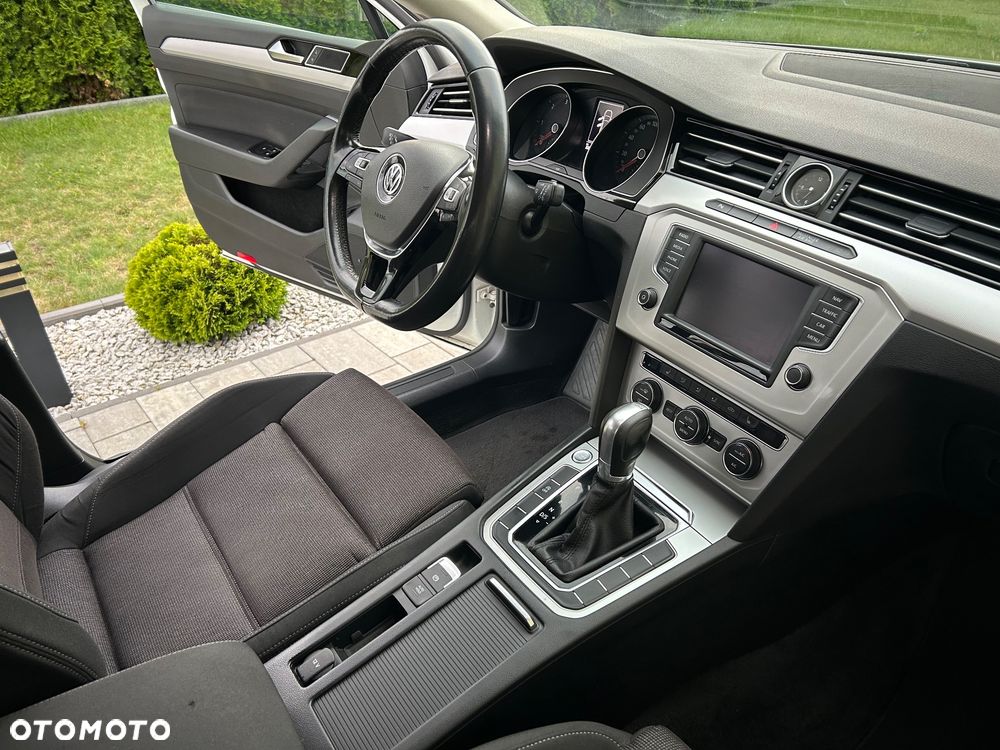 Volkswagen Passat 2.0 TDI (BlueMotion Technology) DSG Highline - 16