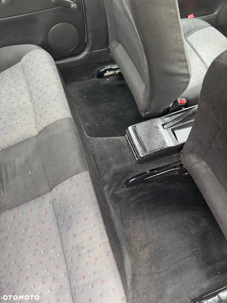 Volkswagen Passat 1.8 - 26