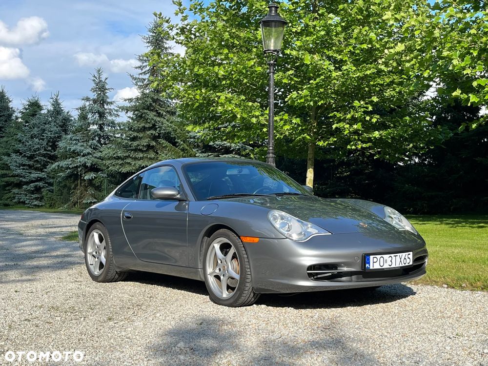 Porsche 911 Carrera - 10