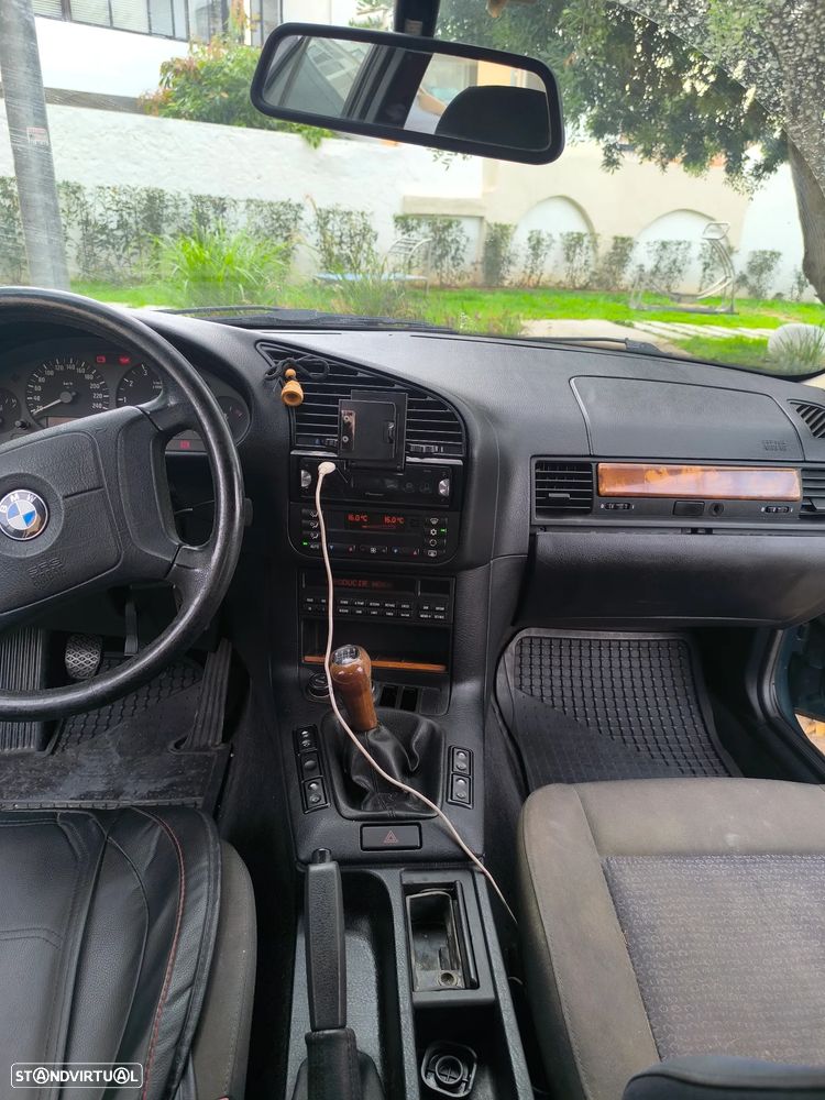 BMW 318 iS - 10