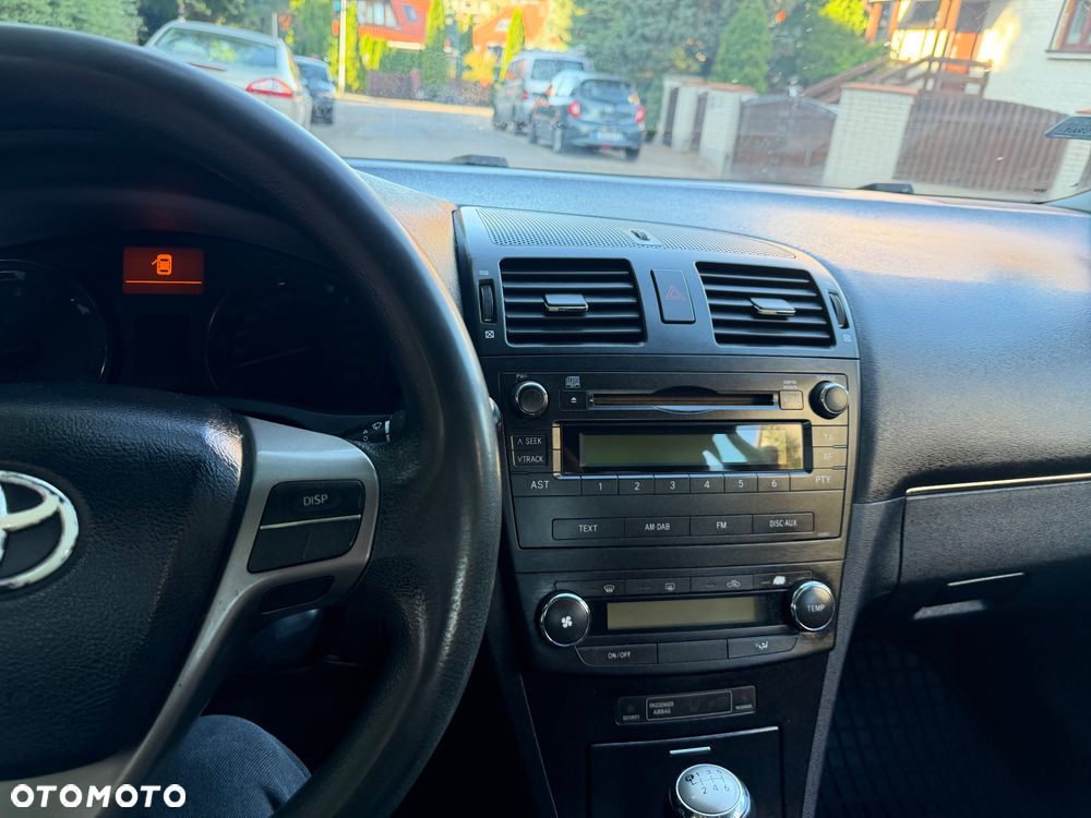 Toyota Avensis 1.6 Sol - 9