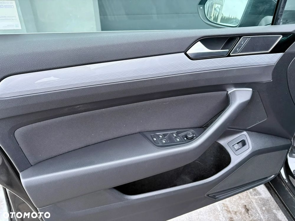 Volkswagen Passat - 18