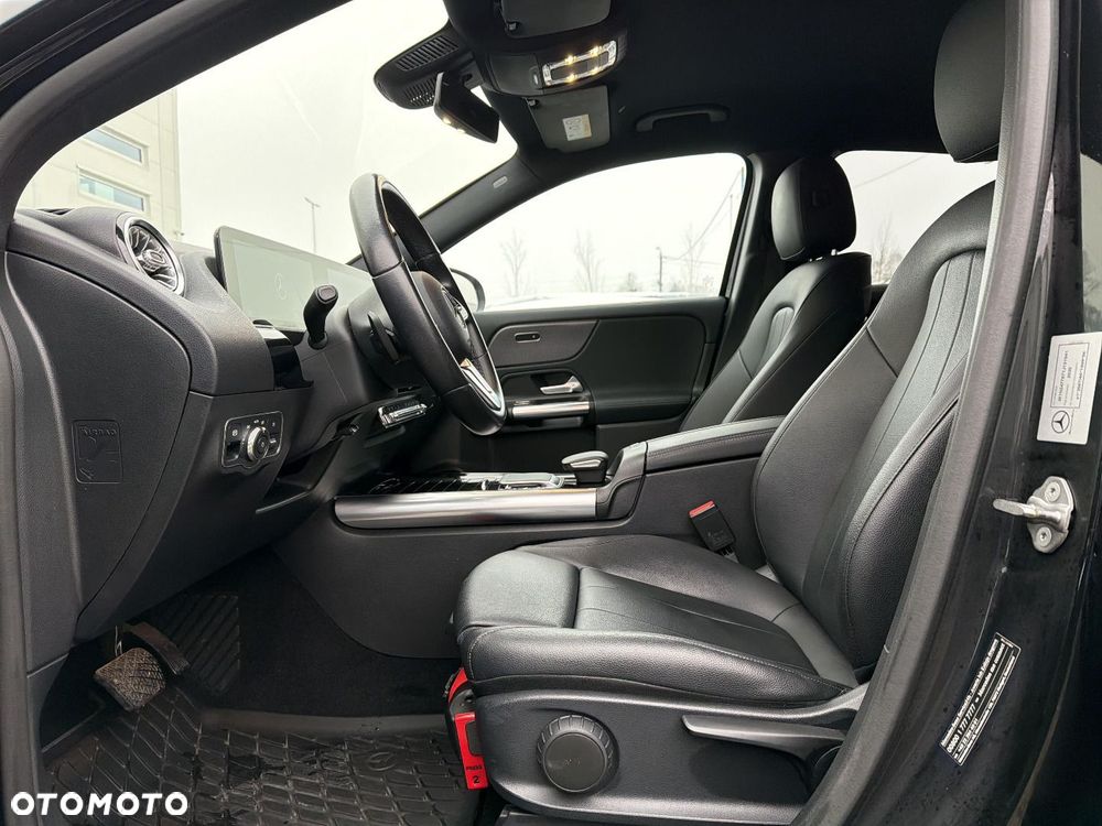 Mercedes-Benz GLA - 9