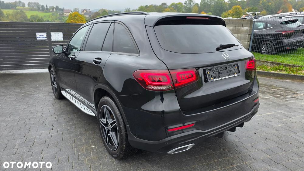 Mercedes-Benz GLC 300 d 4Matic 9G-TRONIC AMG Line - 4