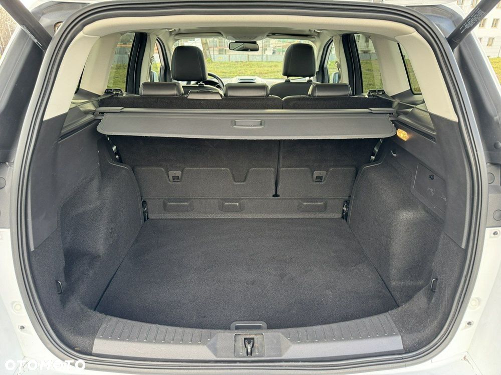 Ford Kuga 2.0 TDCi 2x4 Titanium - 39