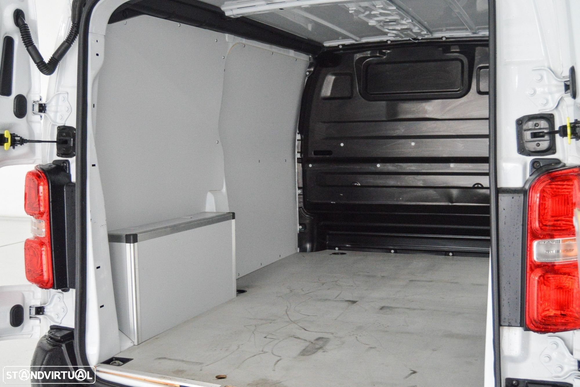 Peugeot Expert 1.5 BlueHDi L2H1 Premium Standard - 43