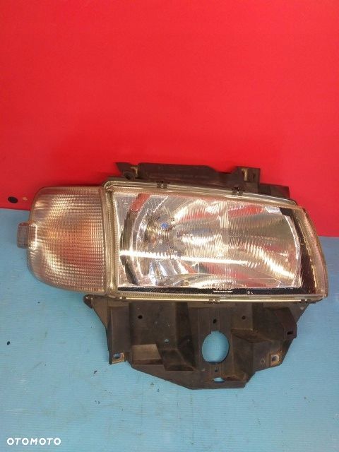 VW t4 Caravelle Multivan lampa prawy przód Valeo - 1