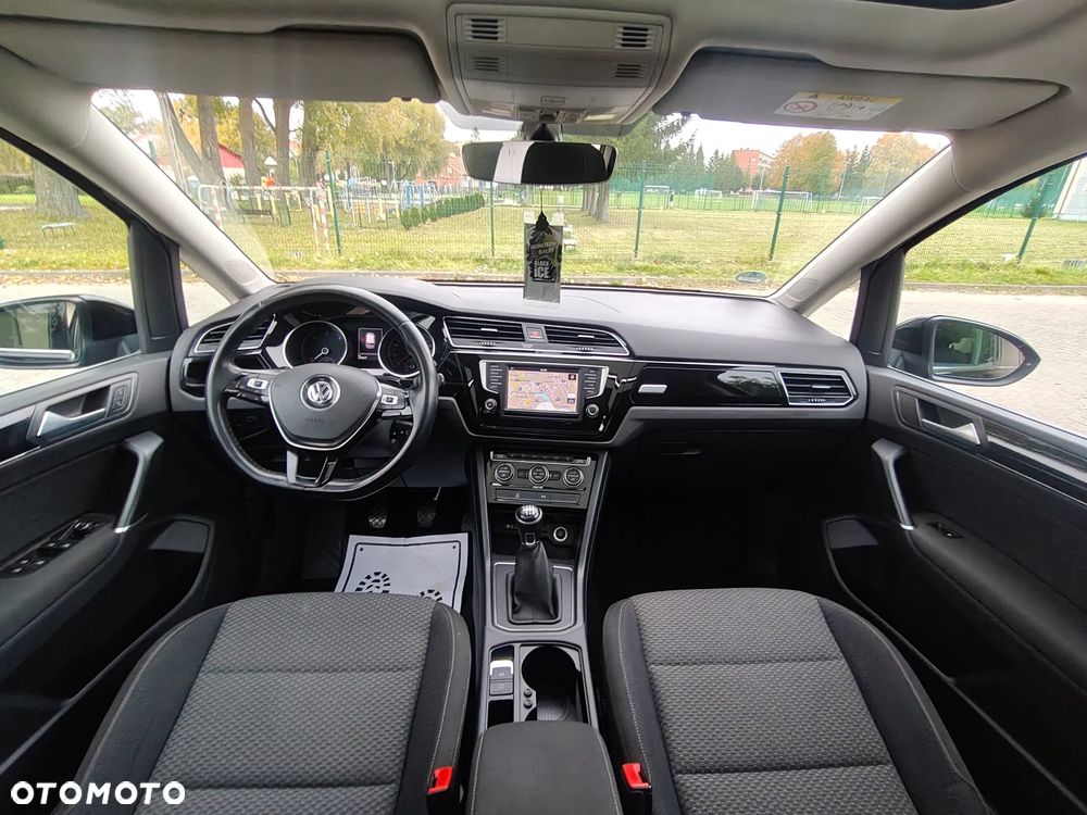 Volkswagen Touran - 9