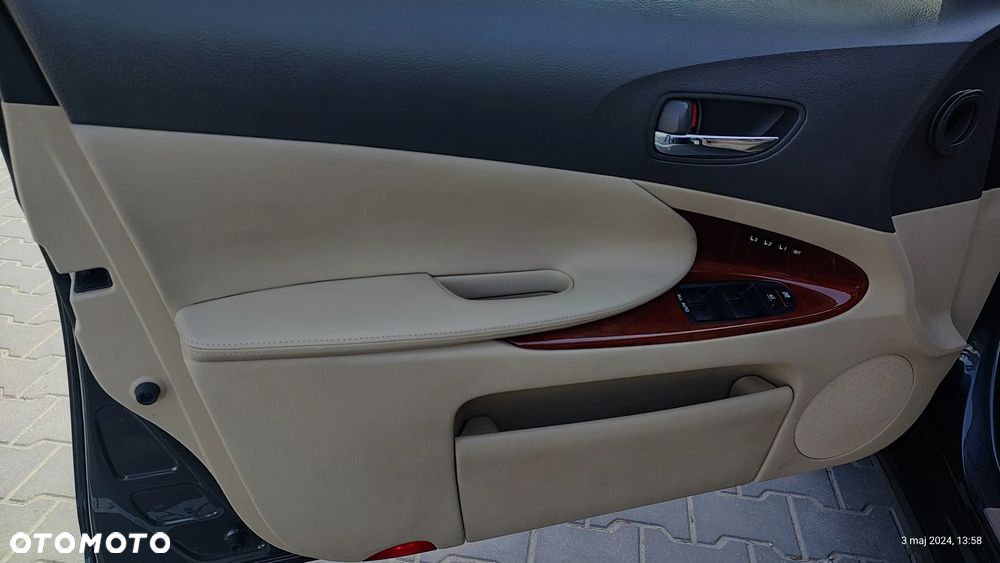 Lexus GS - 10