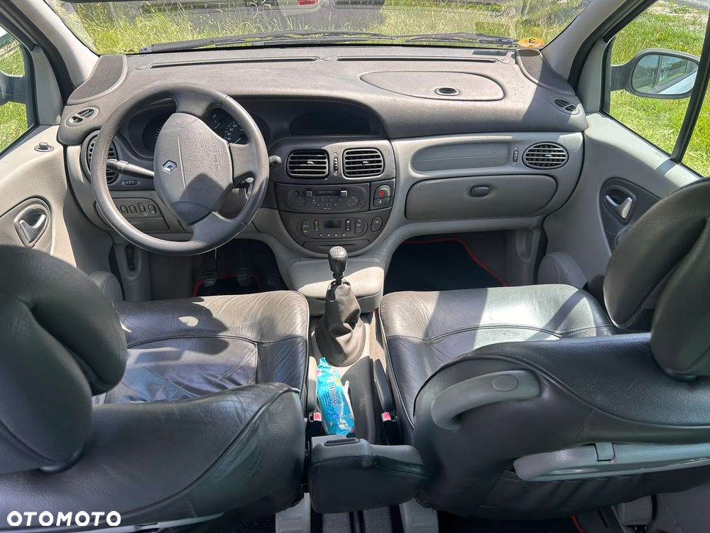 Renault Scenic 1.9 dCi Authentique - 4