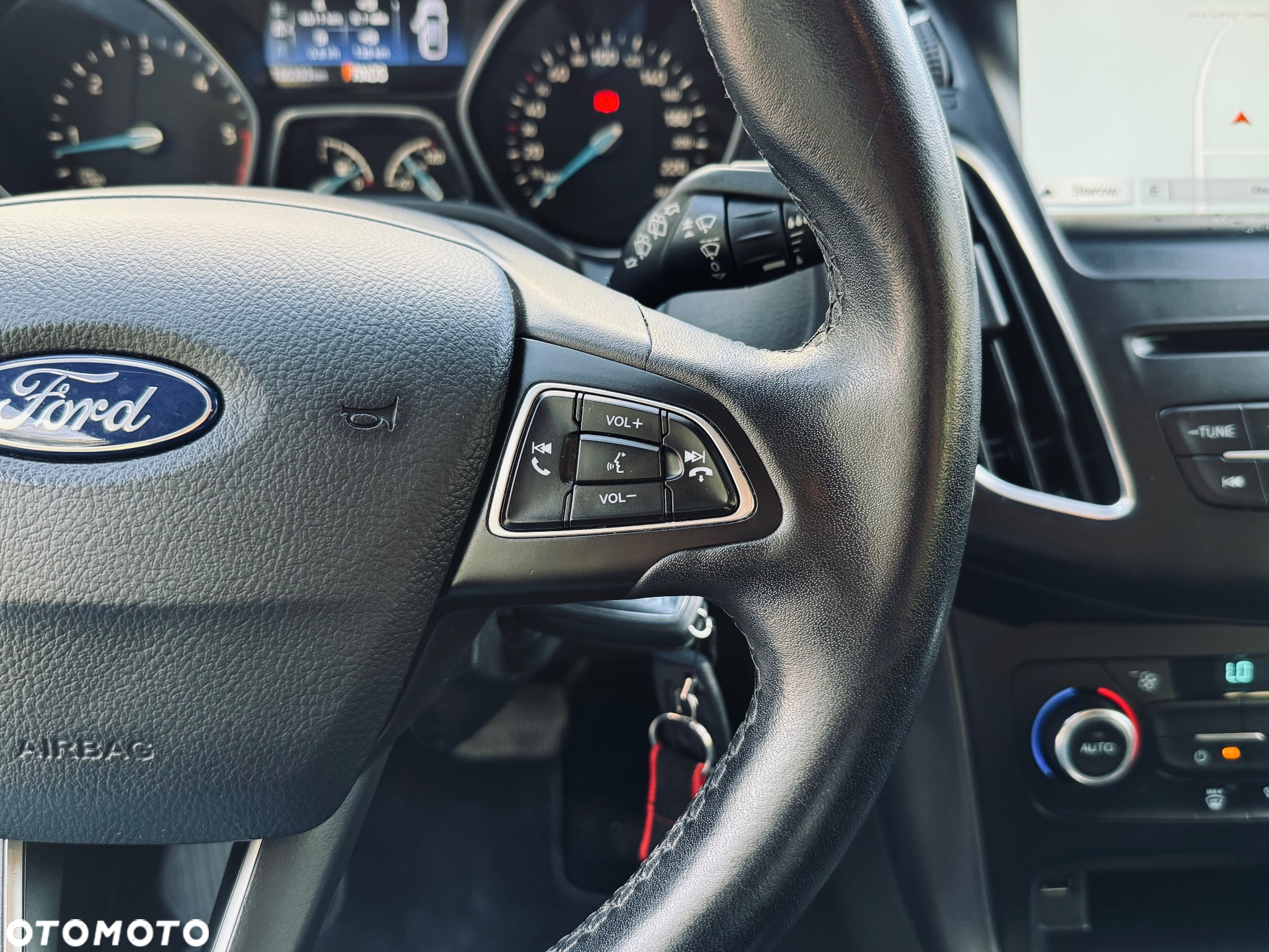 Ford Focus 1.5 EcoBlue Start-Stopp-System COOL&CONNECT DESIGN - 24