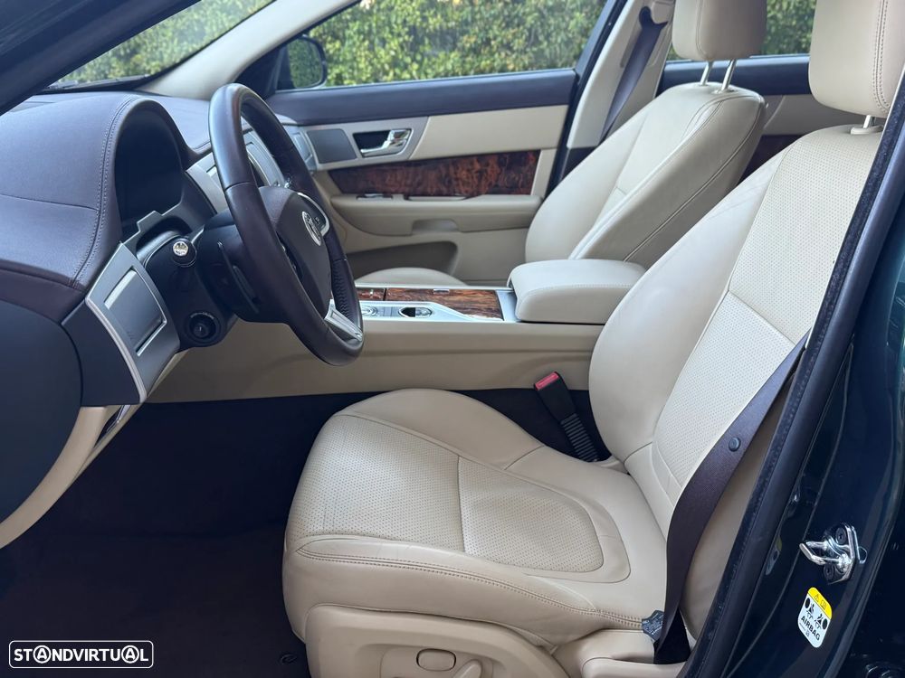 Jaguar XF 2.2 D Luxury 139g - 14