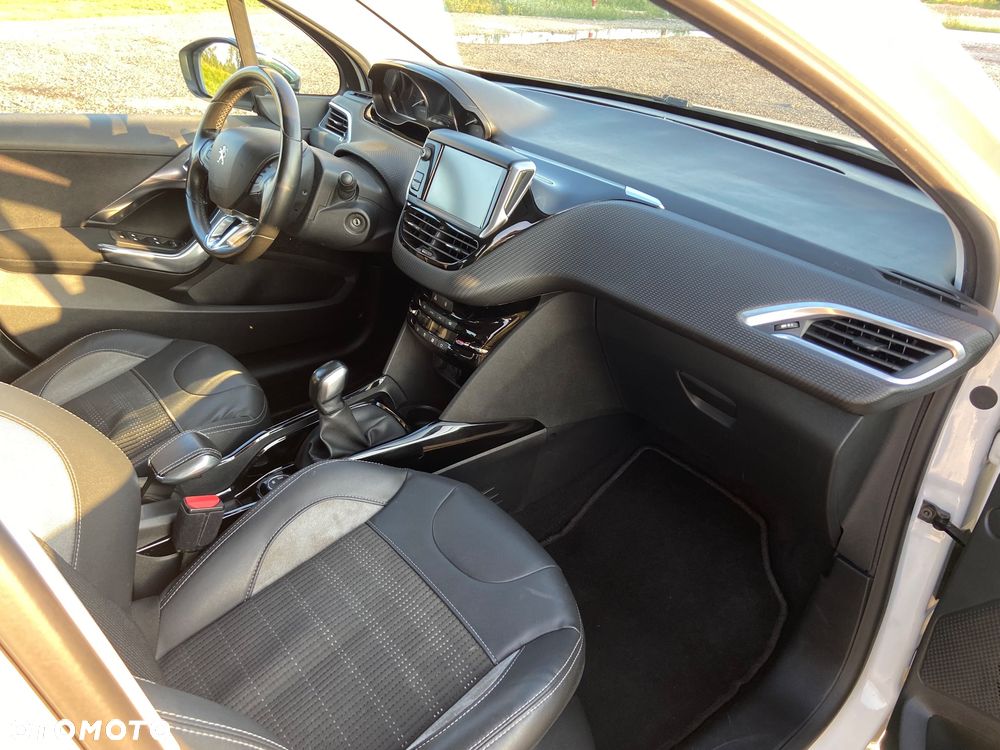 Peugeot 2008 PureTech 110 Stop&Start Allure - 16