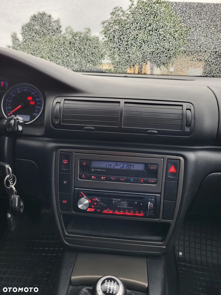 Volkswagen Passat 1.9 TDI 4Mot Comfortline - 11
