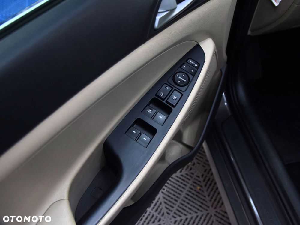 Hyundai Tucson 1.7 CRDI BlueDrive Style 2WD DCT - 17