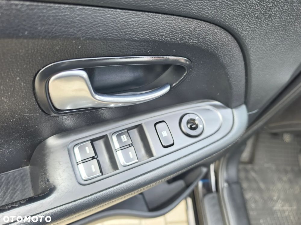 Kia Carens 1.6 GDI Dream Team Edition - 20