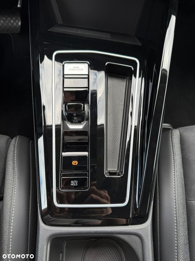 Volkswagen Golf 1.5 TSI EHybrid PHEV 150kW Style DSG - 25