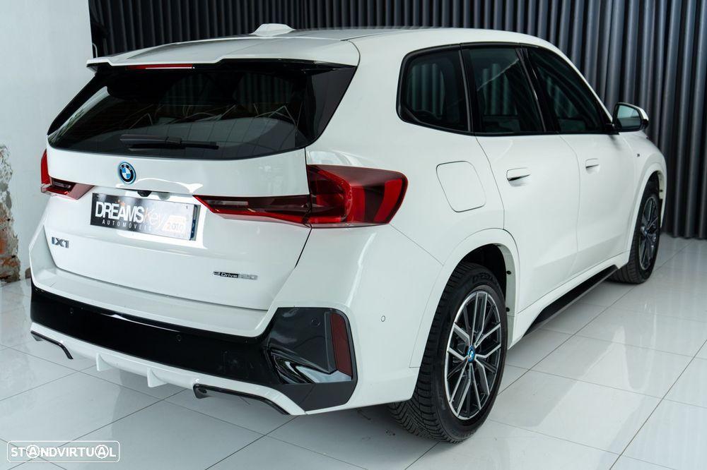 BMW iX1 eDrive20 Pack Desportivo M - 3